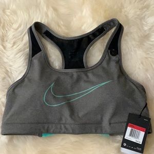 Nike sports bra, large